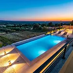 Βίλα Matea - Heated Pool, Peace, View