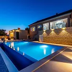 Matea - Heated Pool, Peace, View Βίλα *