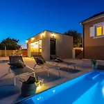 Matea - Heated Pool, Peace, View Βίλα *