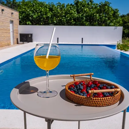 Matea - Heated Pool, Peace, View Pridraga