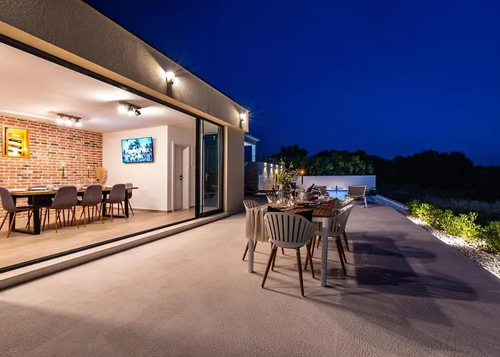 Villa Matea - Heated Pool, Peace, View Pridraga