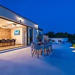 Matea - Heated Pool, Peace, View * Pridraga