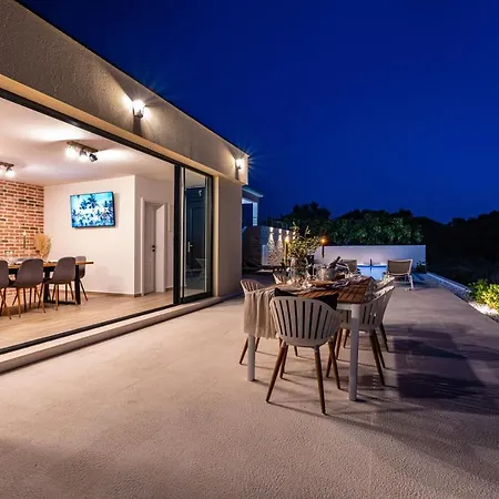 Villa Villa Matea - Heated Pool, Peace, View Pridraga