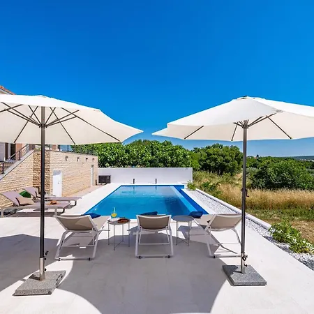 Matea - Heated Pool, Peace, View וילה Pridraga
