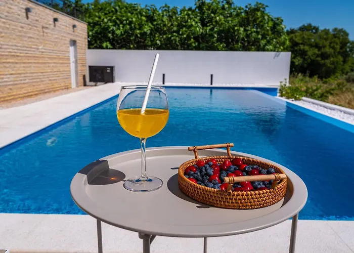 Matea - Heated Pool, Peace, View Pridraga